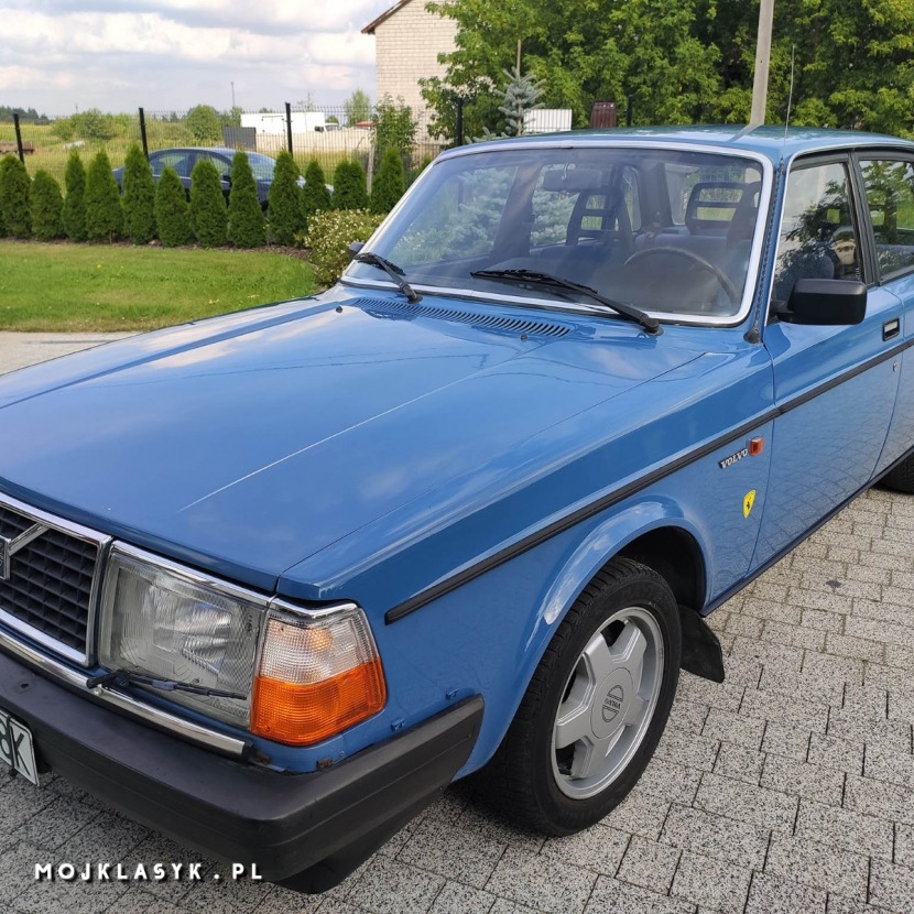 VOLVO 240 1985r auto ze Szwecji 